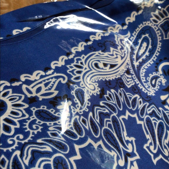 Olive pique Royal silky handkerchief - Picture 3 of 4